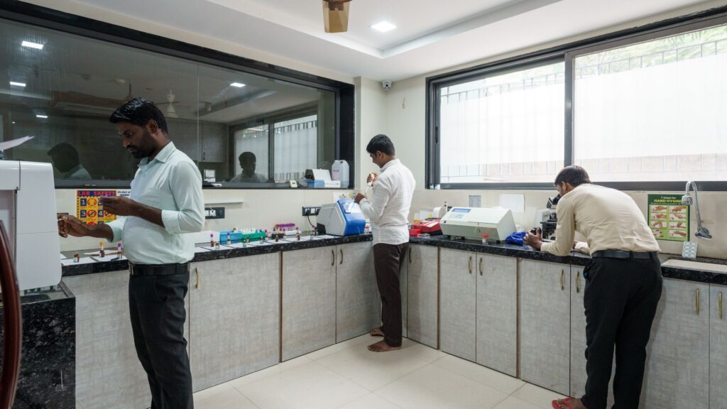 hi tech laboratory (1)